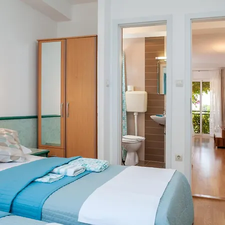 Apartman Leut 80m From The Sea *