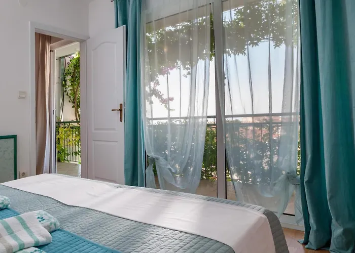 Leut 80m From The Sea Apartman Podgora (Split-Dalmatia)
