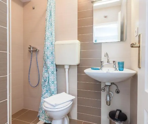 Apartman Leut 80m From The Sea Podgora (Split-Dalmatia)